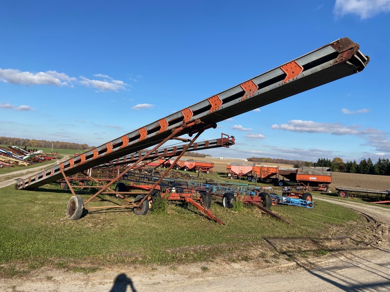 Augers/Conveyers  Little Giant Bale Elevator - 40' Photo